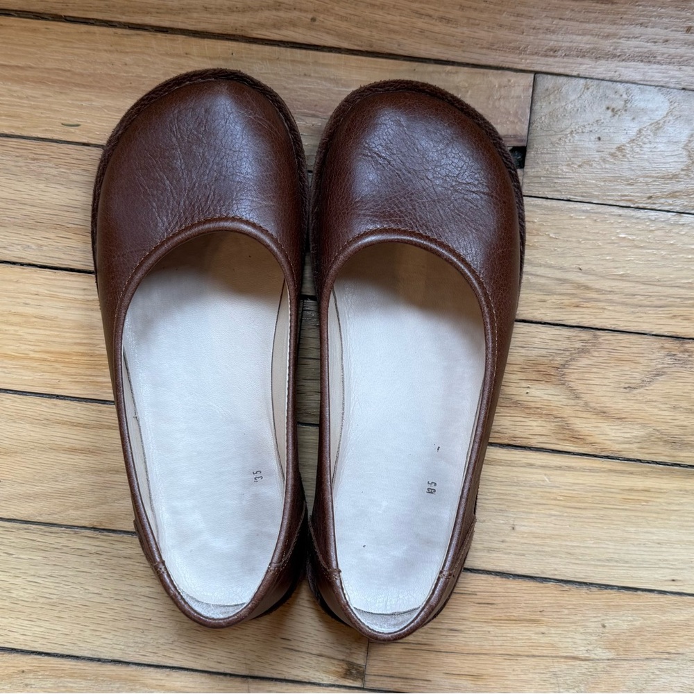 Ruby Workshop Barefoot Shoes - Brown 35 (fits like a 5.5 or 5)